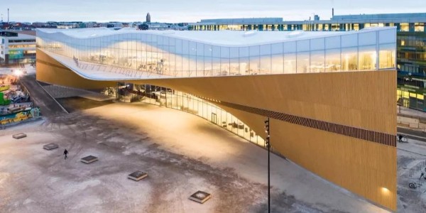 史上最不務(wù)正業(yè)圖書館，燒了7.5億成遛娃場地，人們卻說這錢花得值？