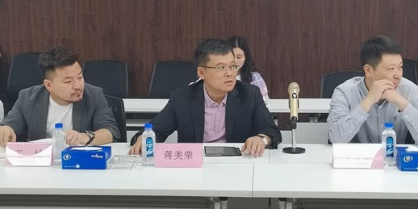 中國(guó)鄉(xiāng)建院何軍蒞臨貴陽(yáng)市建筑設(shè)計(jì)院作《淺談鄉(xiāng)村振興》主題演講，開(kāi)展交流活動(dòng)