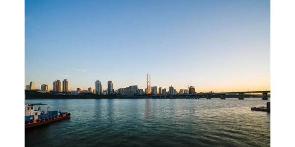 ODA：360米高，中心“縷空” 的設(shè)計方案